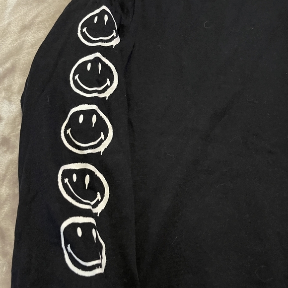 Smiley X H&M Cotton Black Long Sleeve Graphic Tee Size Xs - Picture 4 of 6